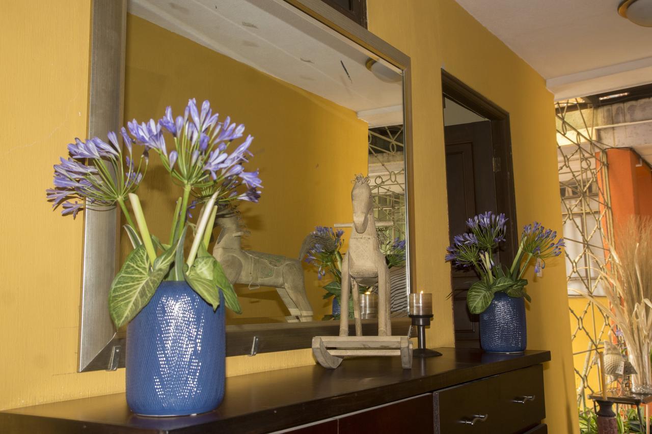 Give House Bed and Breakfast Guatemala-Stad Buitenkant foto
