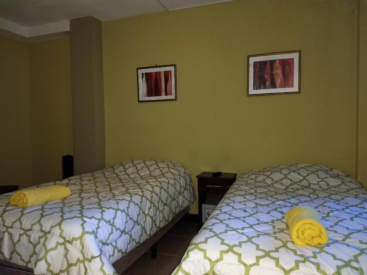 Give House Bed and Breakfast Guatemala-Stad Buitenkant foto